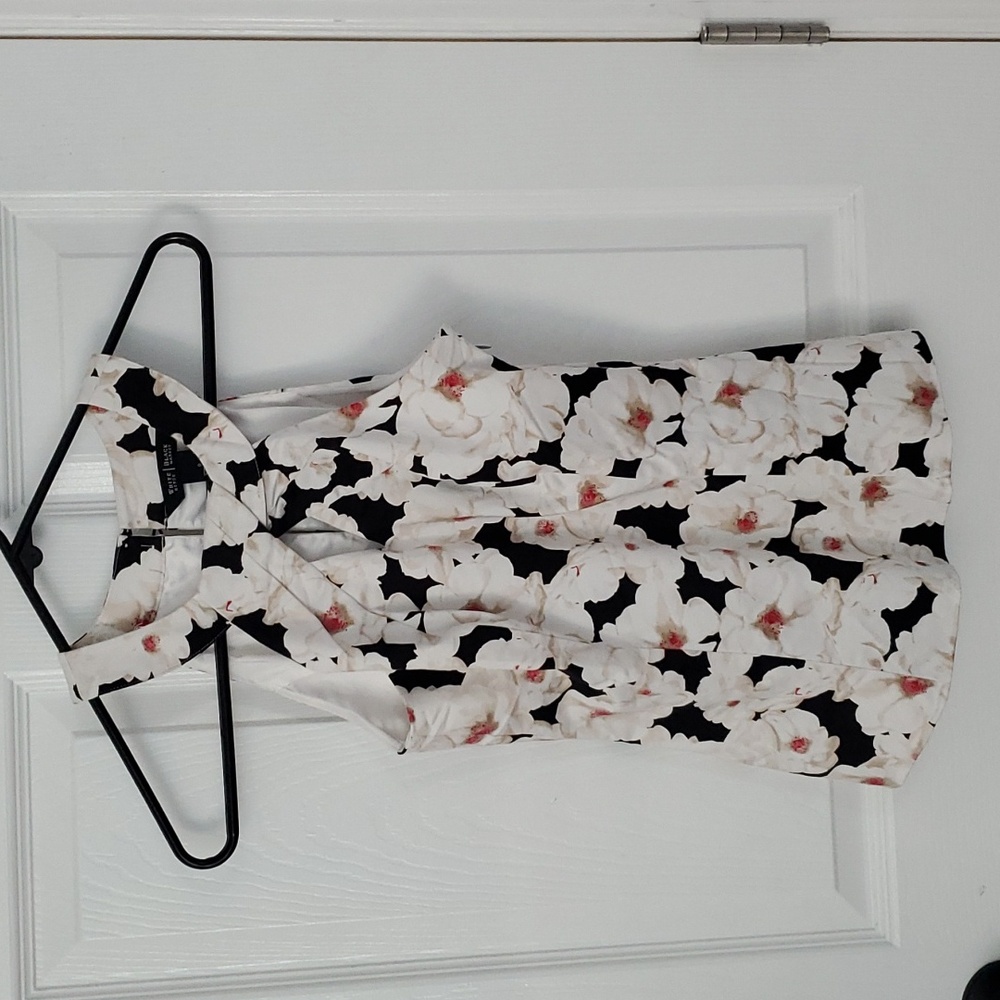 White House Black Market Sleeveless top
